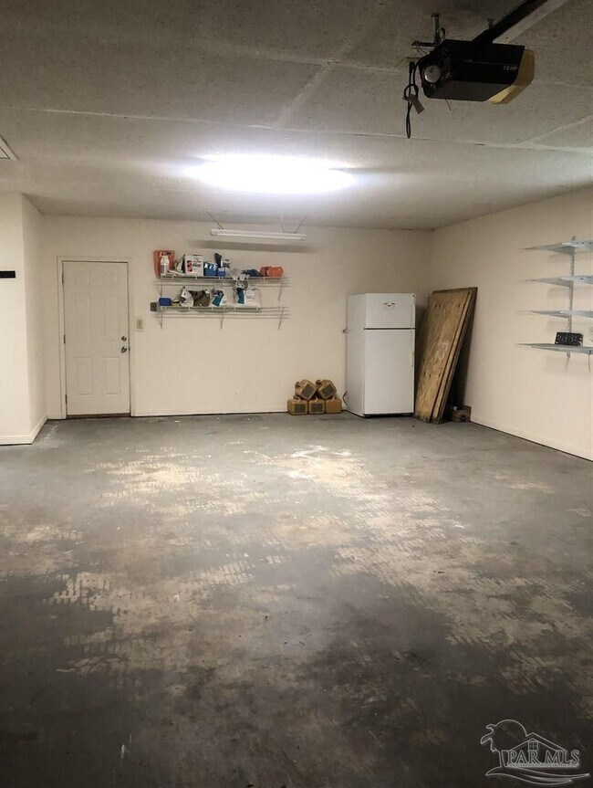 Building Photo - 3885 Hidden Oaks Dr