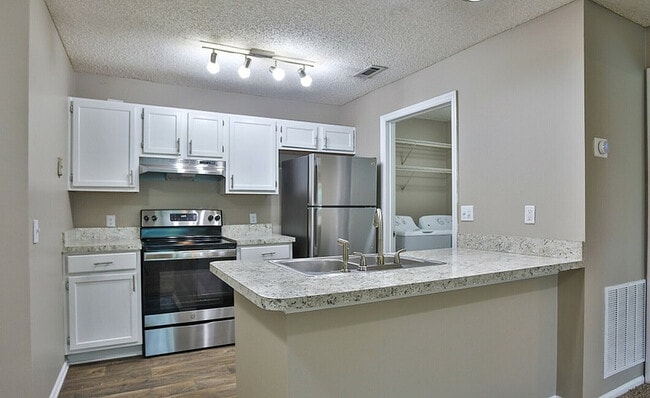 Building Photo - Caledon Apartments