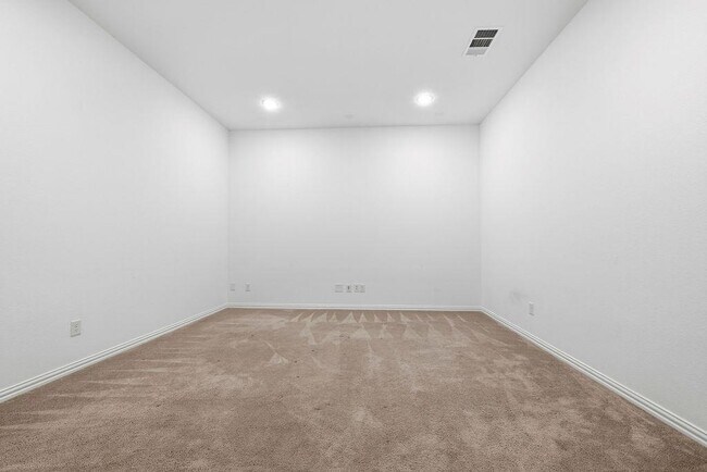 Building Photo - 1005 Ridge Runner Dr