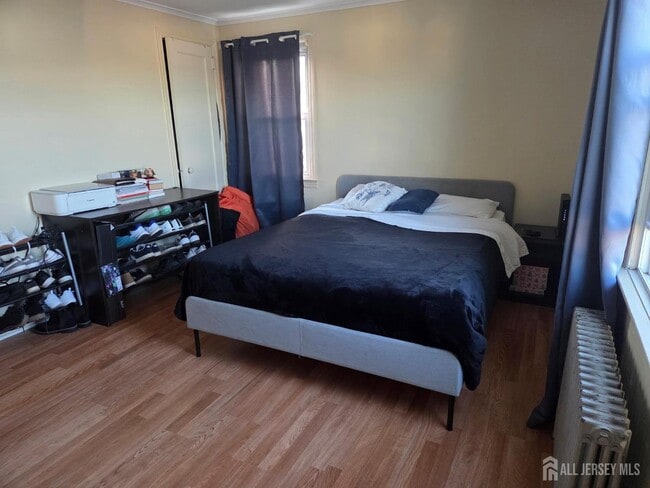 Building Photo - 413 Paderewski Ave