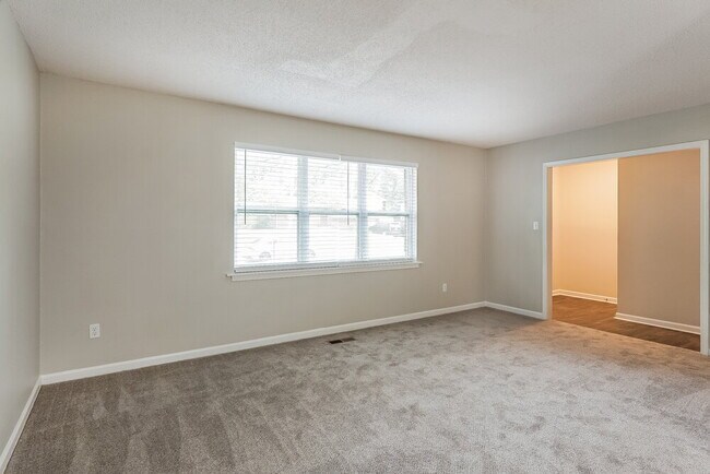 Building Photo - 1724 Sonia Dr