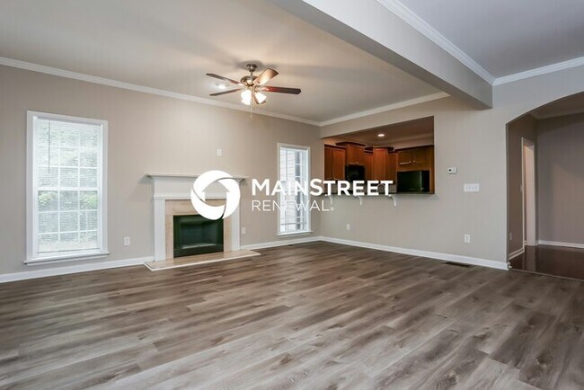 Building Photo - 4 Bedroom Pet-Friendly Home in Atlanta, GA with Main Street Renewal