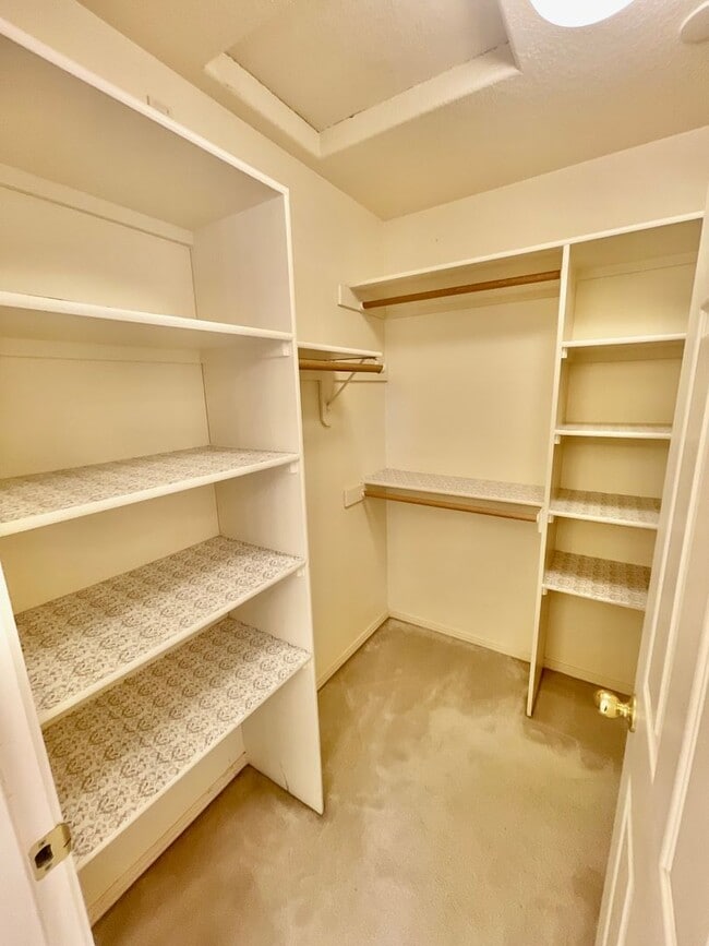 Building Photo - Stylish Bull Mountain Home – 3 Bed, 2.5 Ba...