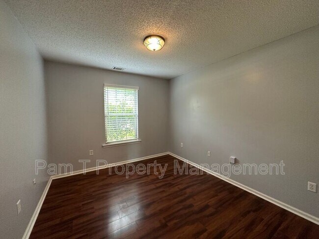 Building Photo - 190 Salt Landing Cir