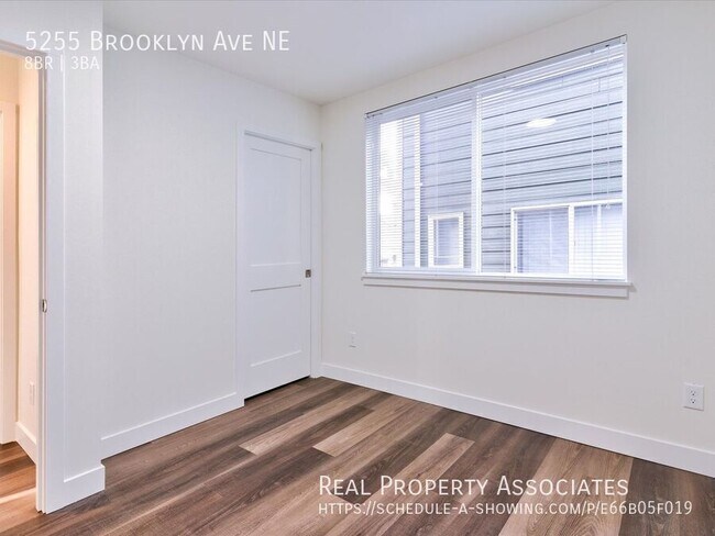 Building Photo - 5255 Brooklyn Ave NE