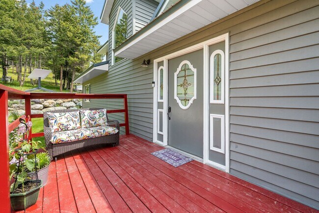 Building Photo - Private Country Living on 20 Acres in Somers