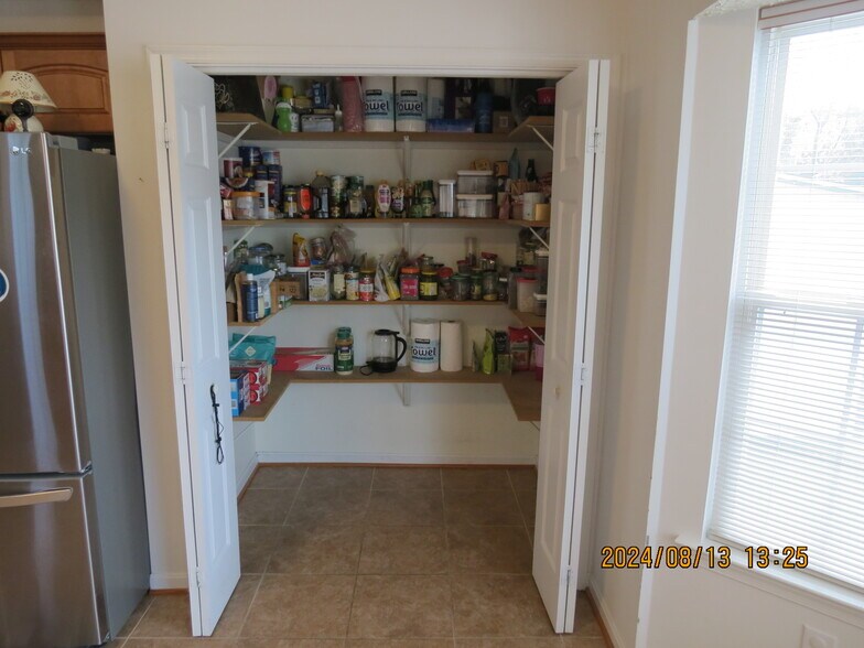 Building Photo - 5011 Jurel Ct