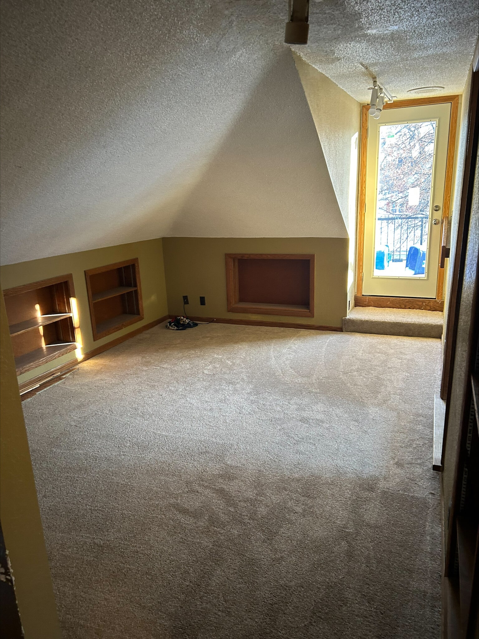 Building Photo - 1002 17th St S