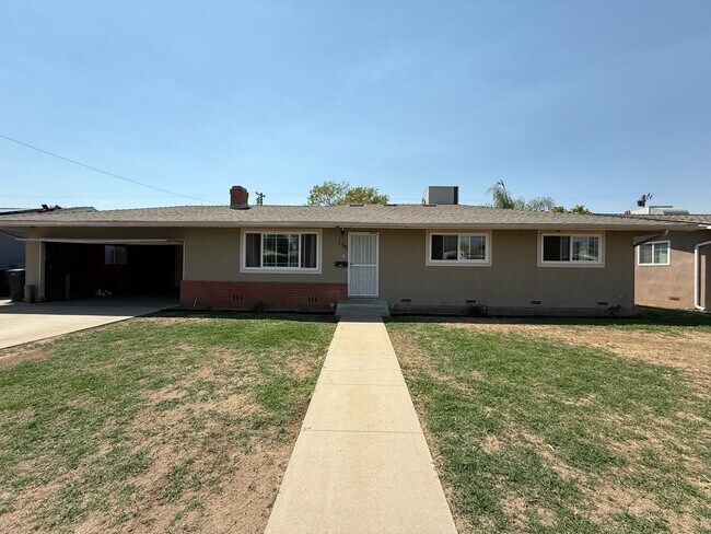 Primary Photo - 159 W Burlwood Ln