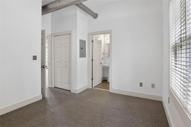 Building Photo - 1162 Ponce De Leon Ave NE