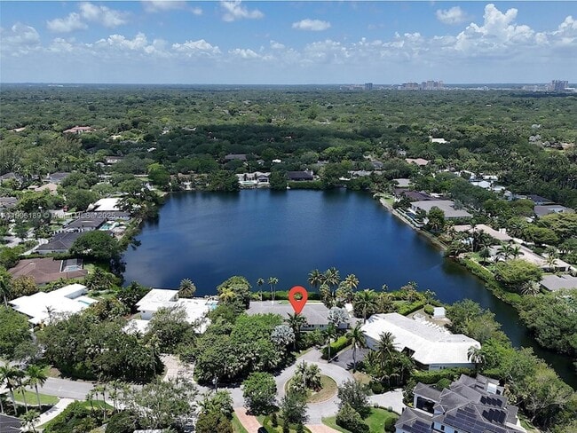 Building Photo - 415 Rovino Ave