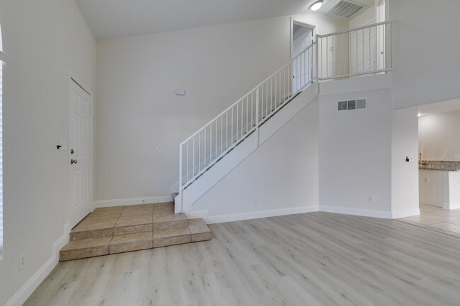 Building Photo - 2-Bedroom Townhouse in beautiful Silverado...