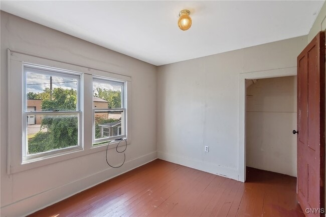 Building Photo - 518 E Brighton Ave