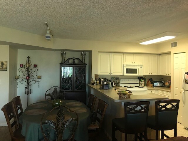 dining area - 1250 Wildwood Lakes Blvd