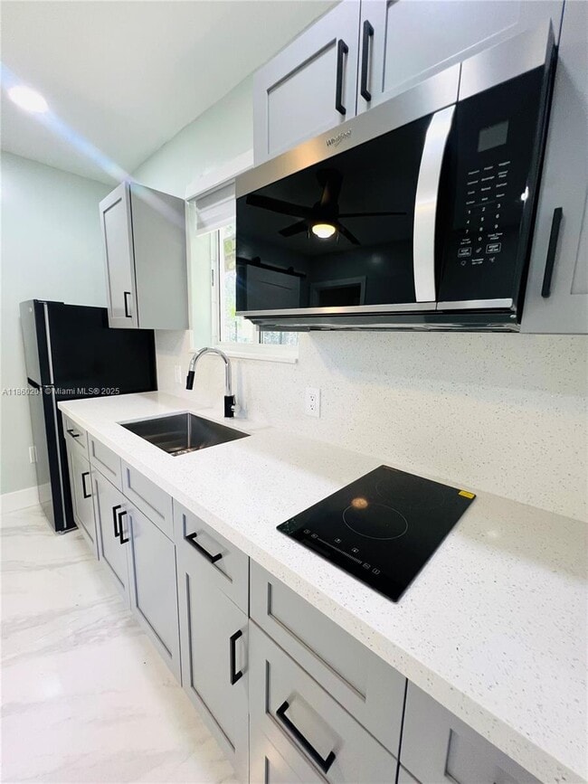 Building Photo - 10370 SW 174th Terrace