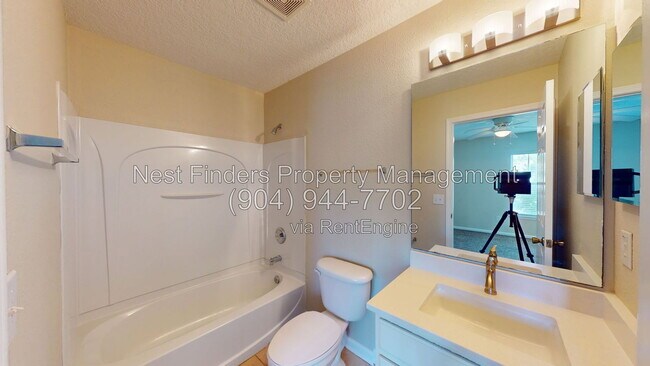 Building Photo - 1002 N Black Cherry Dr