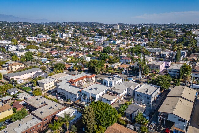 Building Photo - 705 Benton Wy