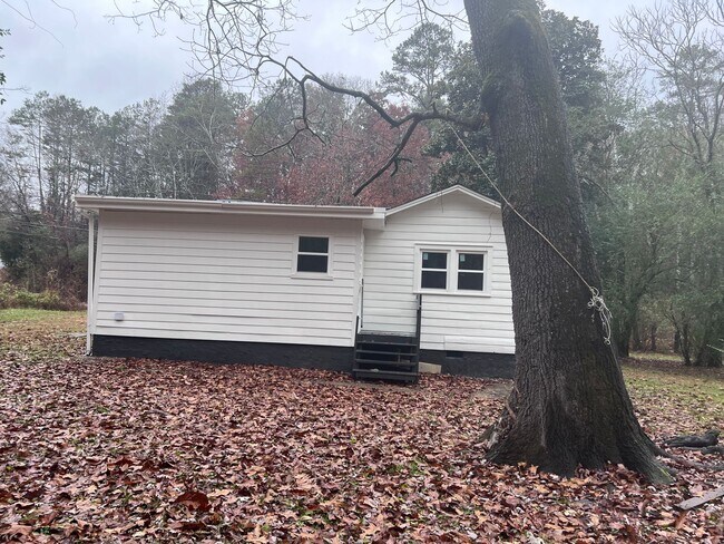 Building Photo - Spacious 3 Bedroom House in Rossville