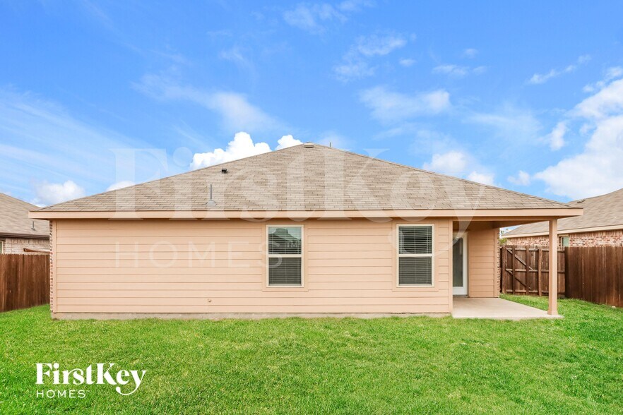 Building Photo - 312 Shiplap Ln