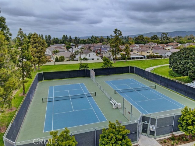 Building Photo - 8 Sparrowhawk