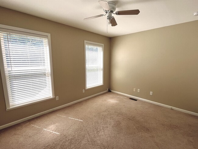 Building Photo - 911 Old Hickory Ln