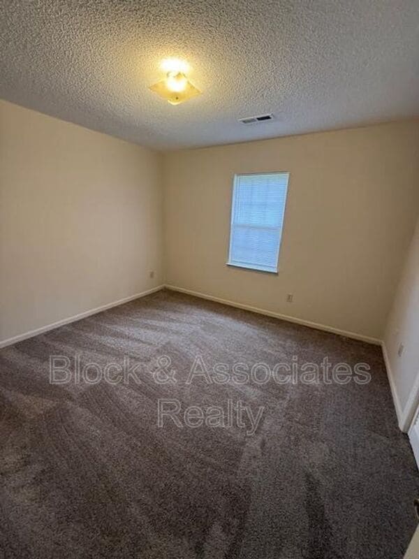 Building Photo - 402 Southway Rd