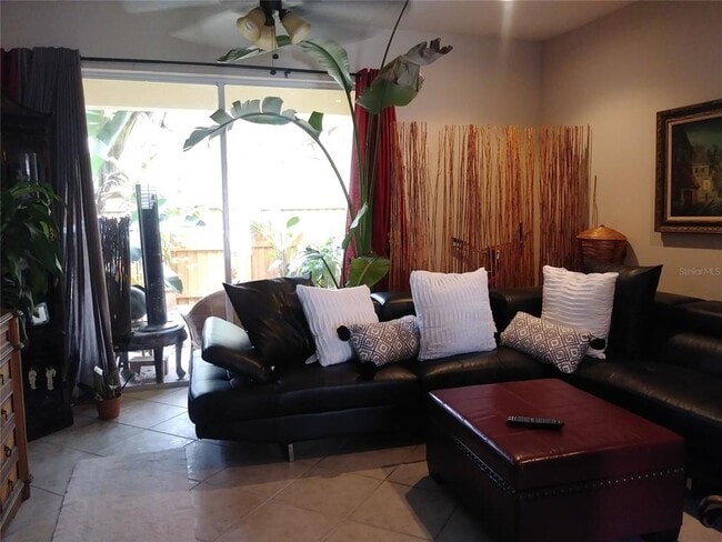 Building Photo - 1903 Fiesta Ridge Ct