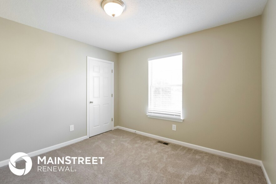 Building Photo - 7370 Hunters Ridge Dr