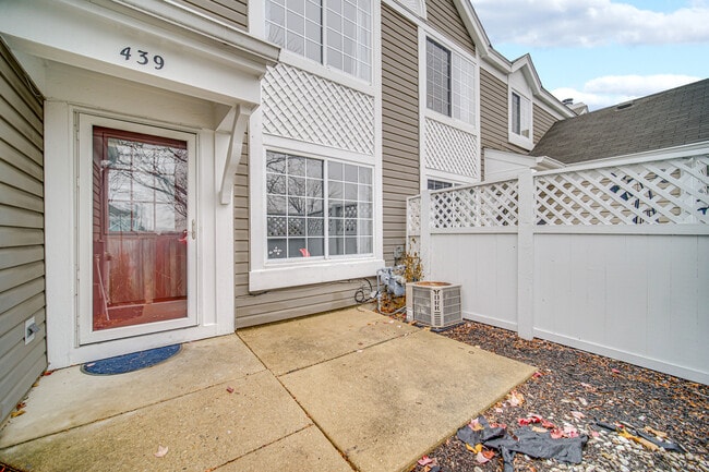 Building Photo - 439 Valley Forge Ct