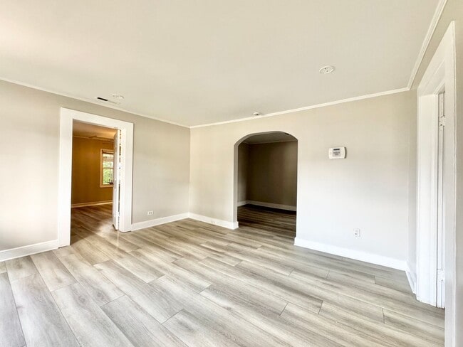 Building Photo - Renovated 2 Bedroom with Optional Third