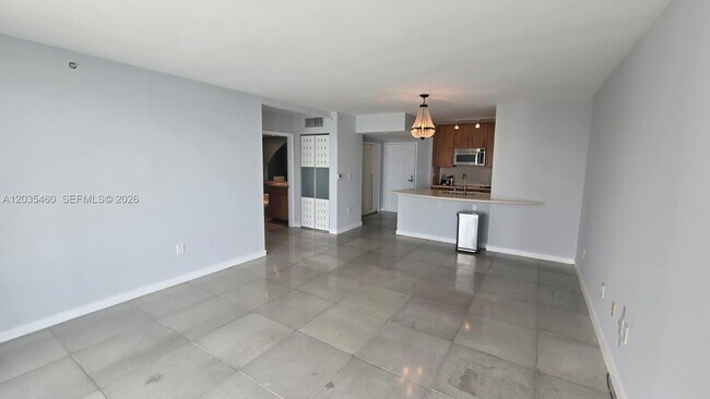 Building Photo - 1155 Brickell Bay Dr