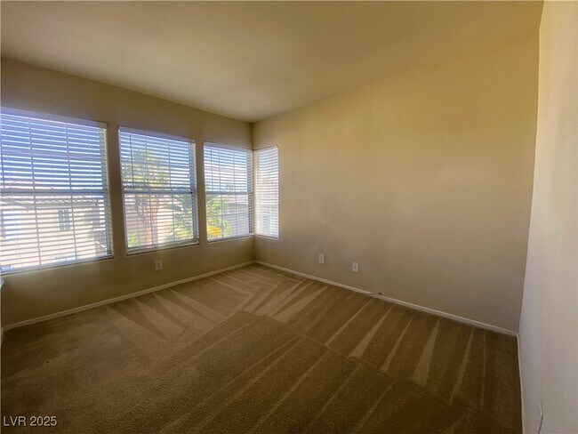 Building Photo - 3646 Surfboard Ct