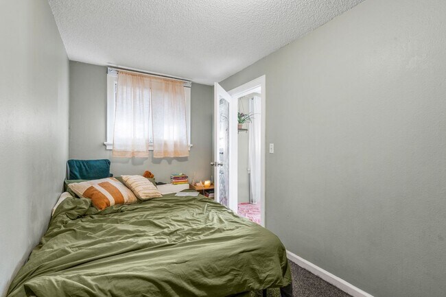 Building Photo - University Park 1 bed 1 bath Condo in walking distance to DU!