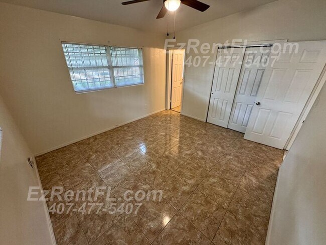 Building Photo - 6132 Oakcrest Cir