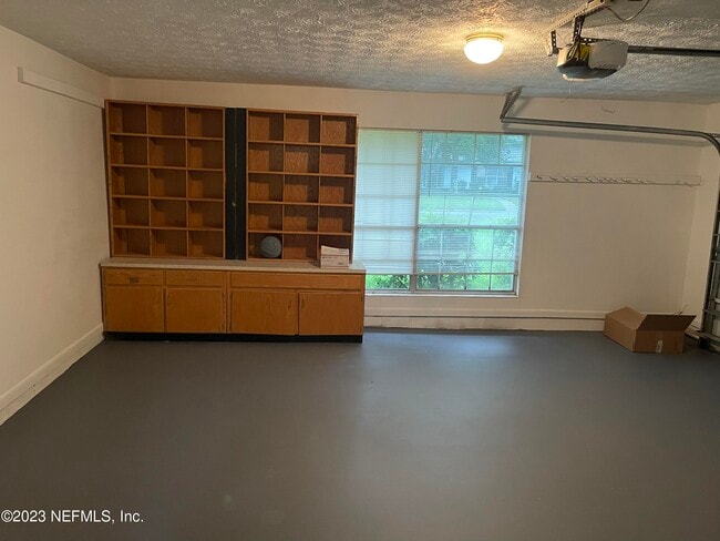 Building Photo - 5391 Golf Course Dr