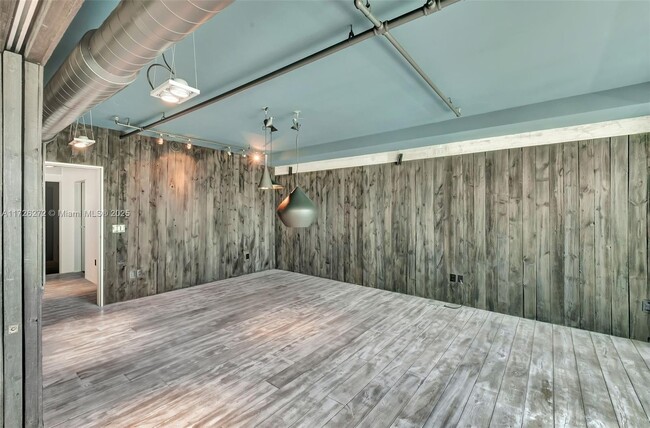 Building Photo - 1749 NE Miami Ct