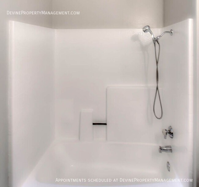 Building Photo - 9814 Hibiscus Ct