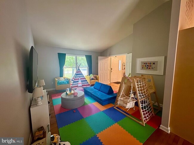 Building Photo - 702 Cloverfields Dr
