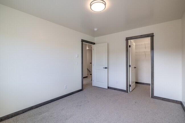 Building Photo - 3396 Crosswind Ct