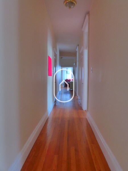 Building Photo - 144 Strathmore Rd