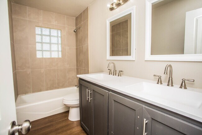 Building Photo - "Charming 4-Bedroom Home with Granite Touches & Gleaming Hardwood Floors in Lubbock!"
