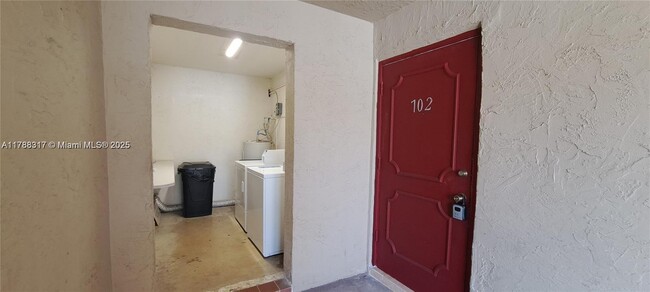 Building Photo - 4522 SW 54th St