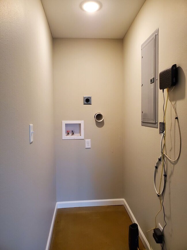 Building Photo - 3 bed 1 bath apartment in Jackson, MO