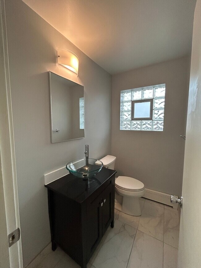 Building Photo - 5340 N Central Ave