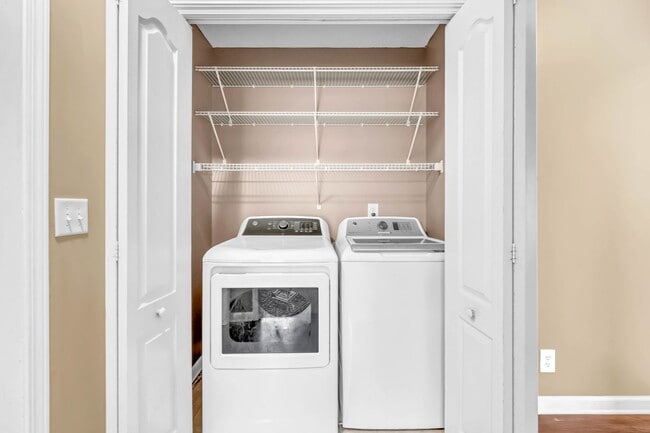 Building Photo - 2856 Sharpie Dr