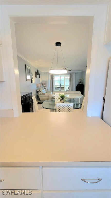 Building Photo - 300 Valley Stream Dr