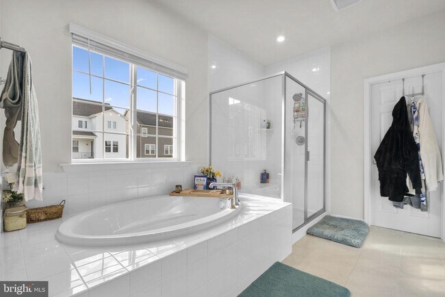 Building Photo - 68 SNOWDROP Dr
