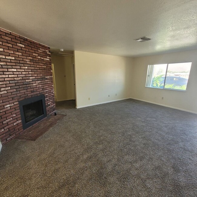 Building Photo - Nice and Cozy apartment in Apple Valley wi...