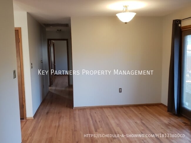 Building Photo - 6804 N Flora-