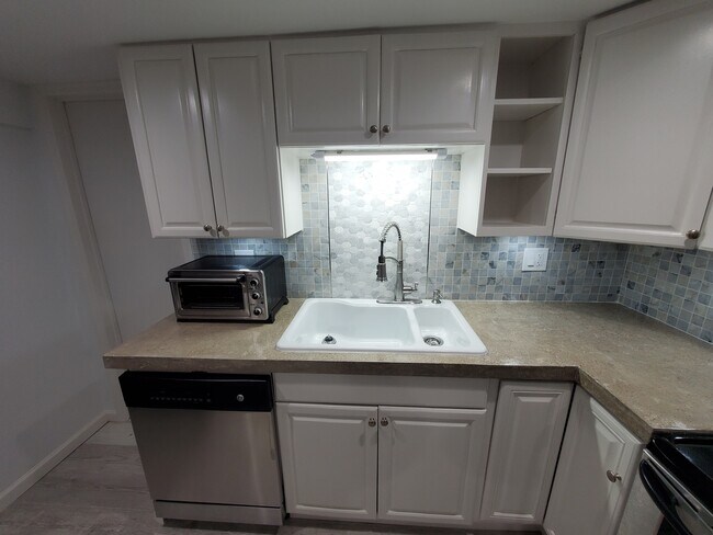 Kitchen - 7 Bancroft St